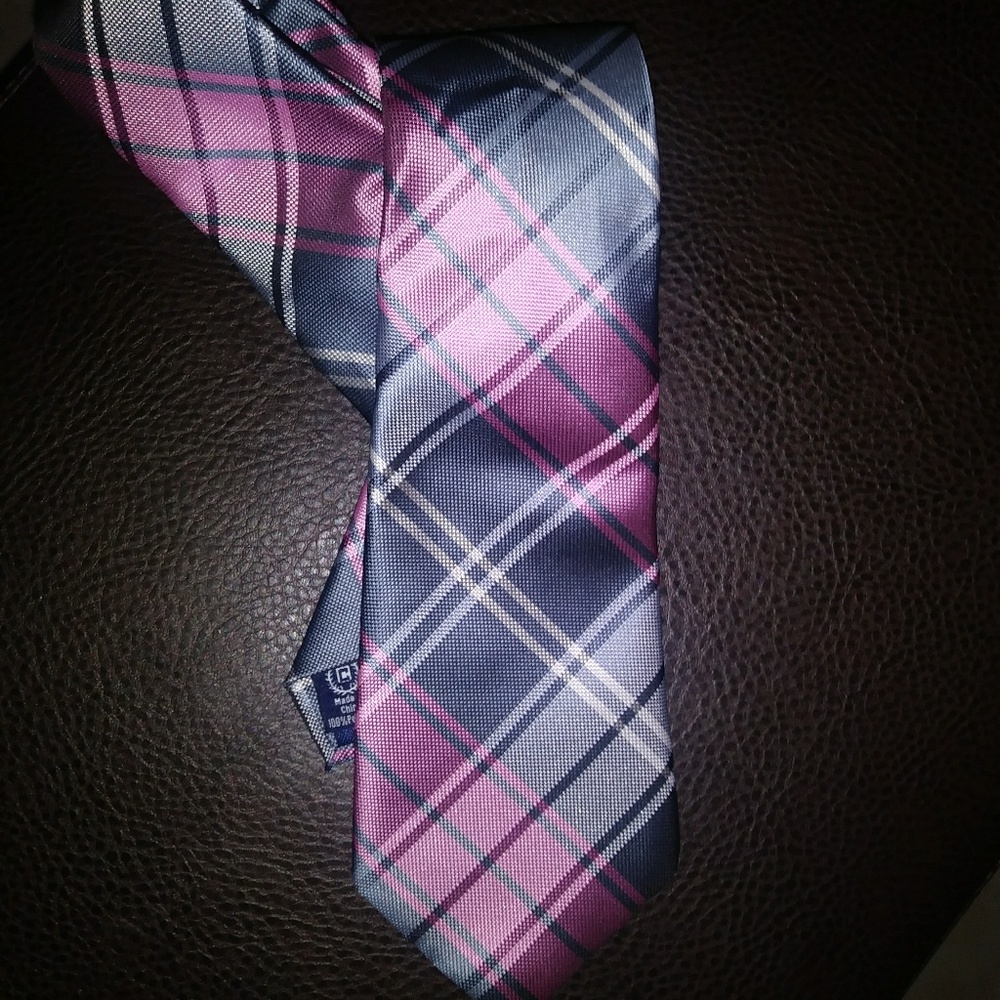 Chaps Tie Like NEW!!